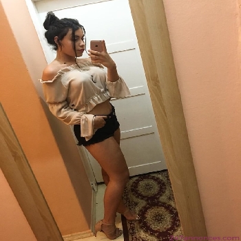 22 Year   Escort Lully IN Ferns
