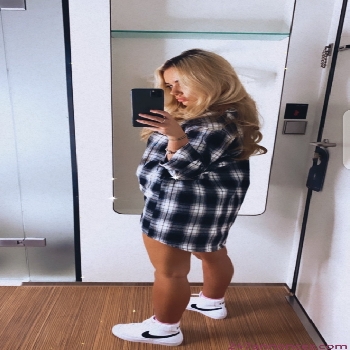 34 Year   Escort Loriane IN Aurillac
