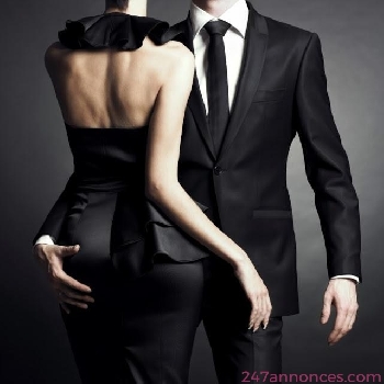 19 Year   Escort Judith et Jean IN Paris