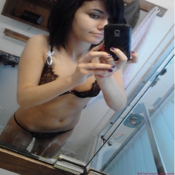 22 Year   Escort carolina IN Bordeaux