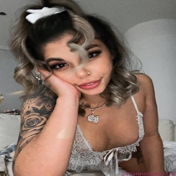 33 Year   Escort branda IN Ussel