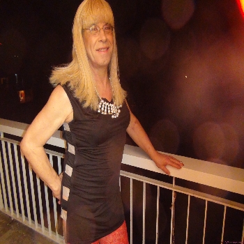 25 Year   Escort SANDRA IN Joue les Tours