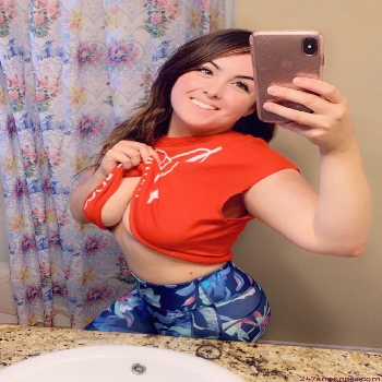22 Year   Escort Bella IN Clermont-Ferrand